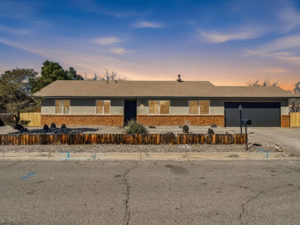 507 Palmas Altas Drive SE, Rio Rancho, NM 87124