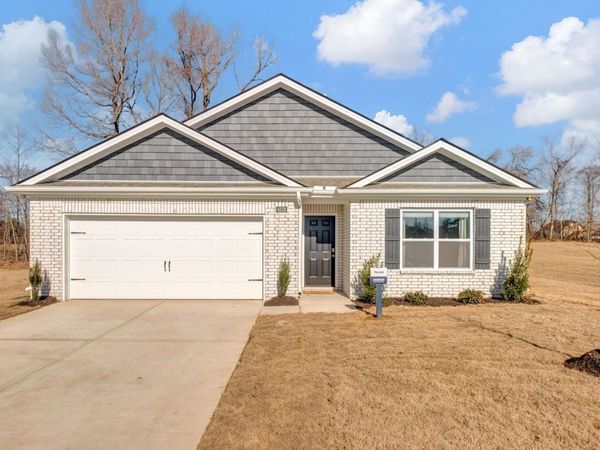 32 THORN TREE ST, Byhalia, MS 38611