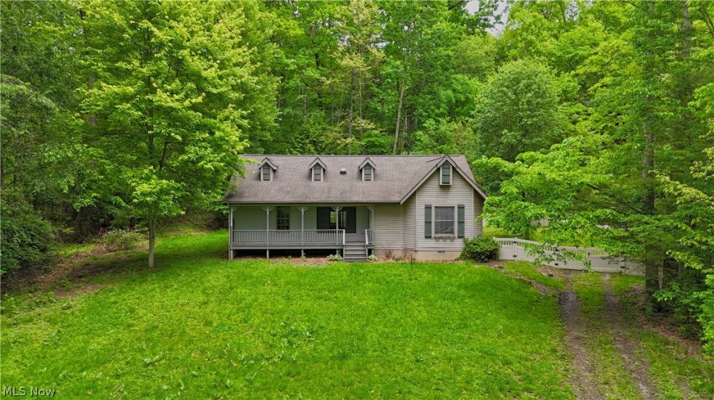 48276 Dyke Road, Negley, OH 44441