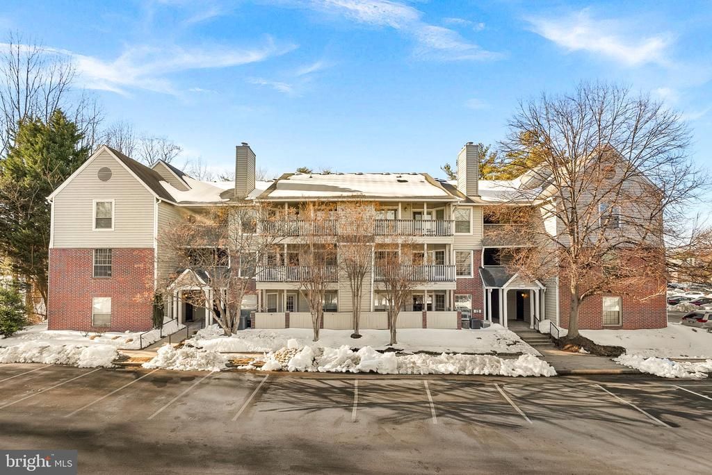 3916 Penderview Drive, Unit 428, Fairfax, VA 22033 Main Photo