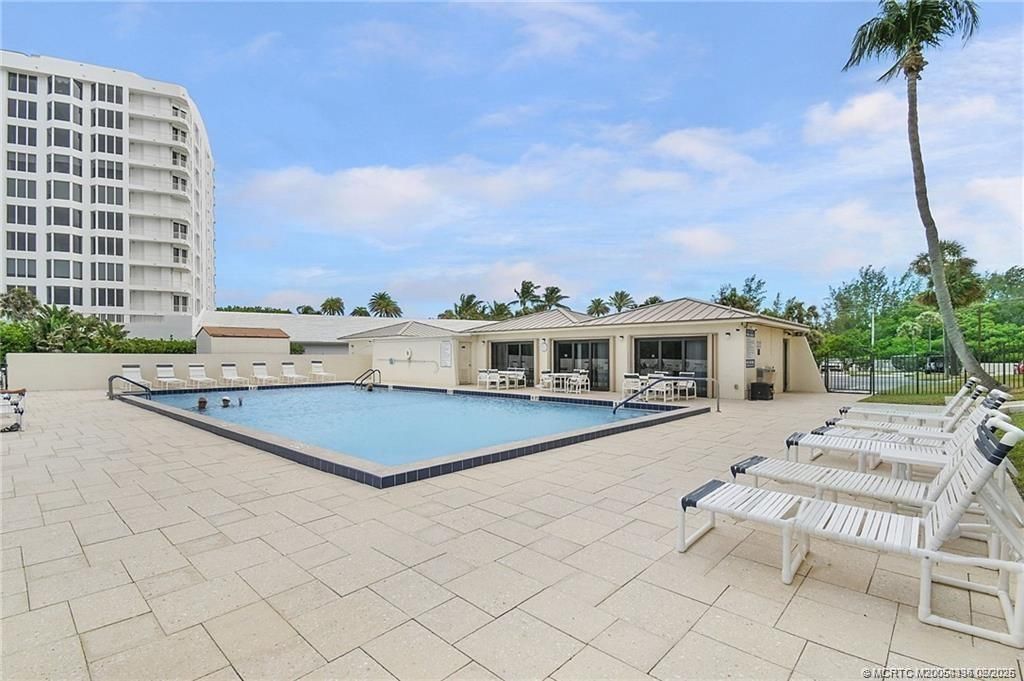 10044 S Ocean Drive, Unit 508, Jensen Beach, FL 34957 Photo