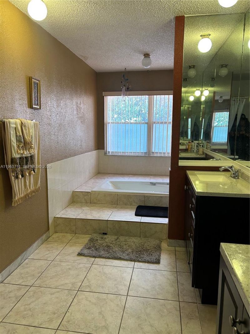 1653 NW 58th Ave, Unit 14, Lauderhill, FL 33313 Photo