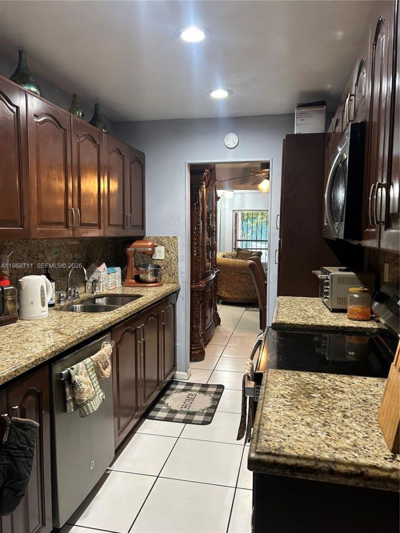 1653 NW 58th Ave, Unit 14, Lauderhill, FL 33313 Photo