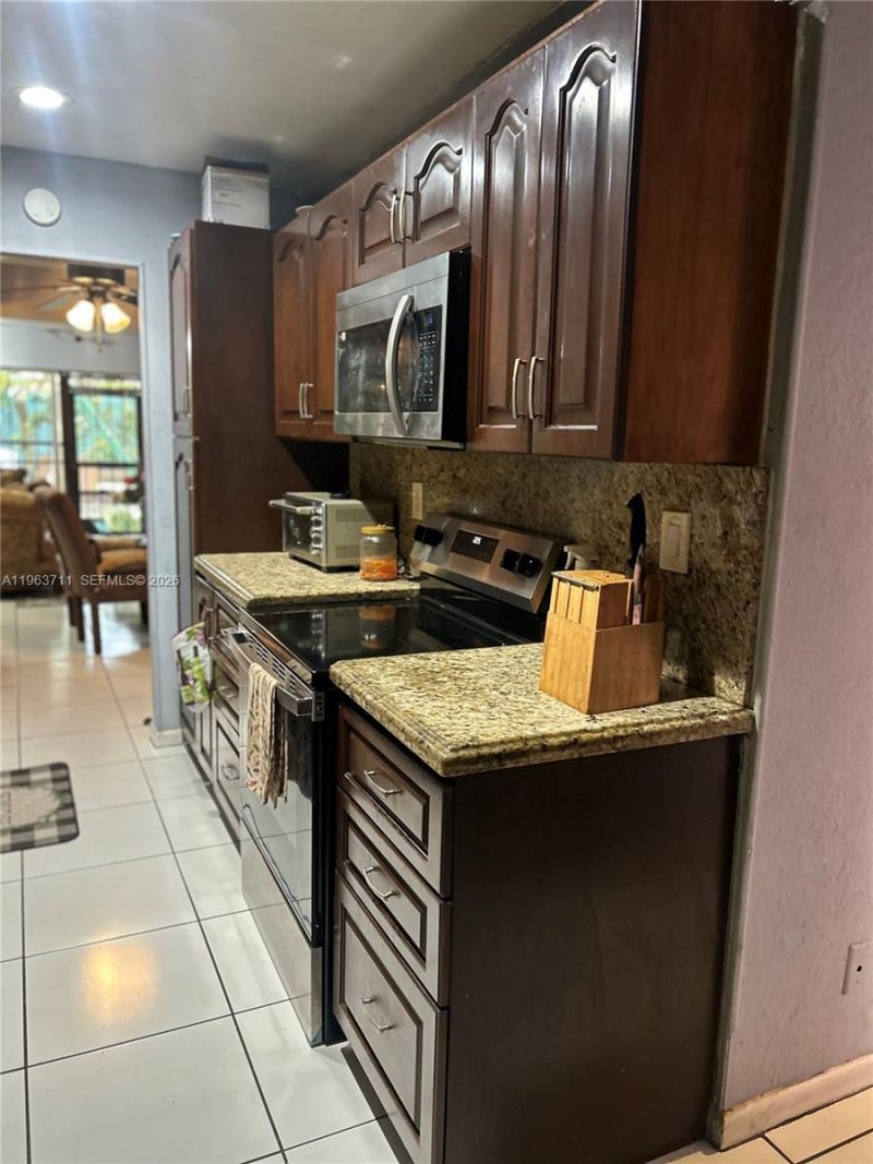 1653 NW 58th Ave, Unit 14, Lauderhill, FL 33313 Photo