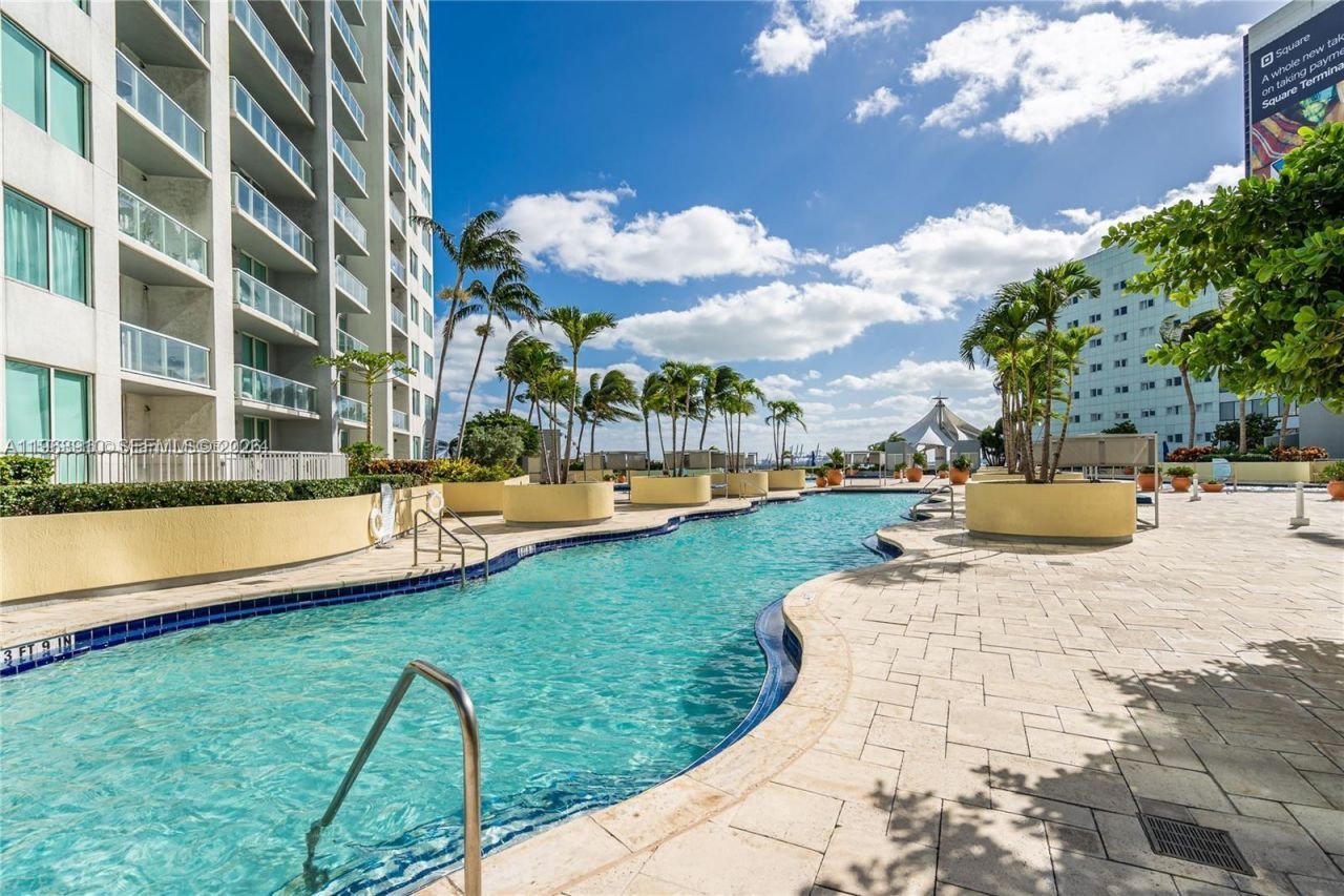 253 NE 2nd St, Unit 433, Miami, FL 33132 Photo