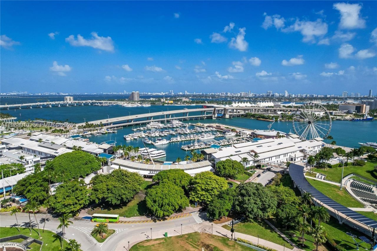 253 NE 2nd St, Unit 433, Miami, FL 33132 Photo