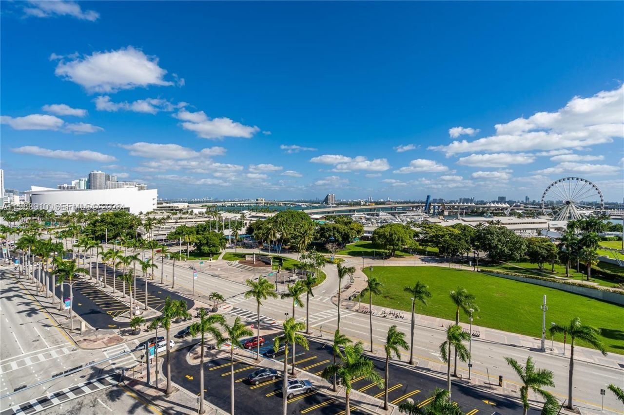 253 NE 2nd St, Unit 433, Miami, FL 33132 Photo