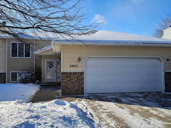 2922 23rd Avenue S, Fargo, ND 58103