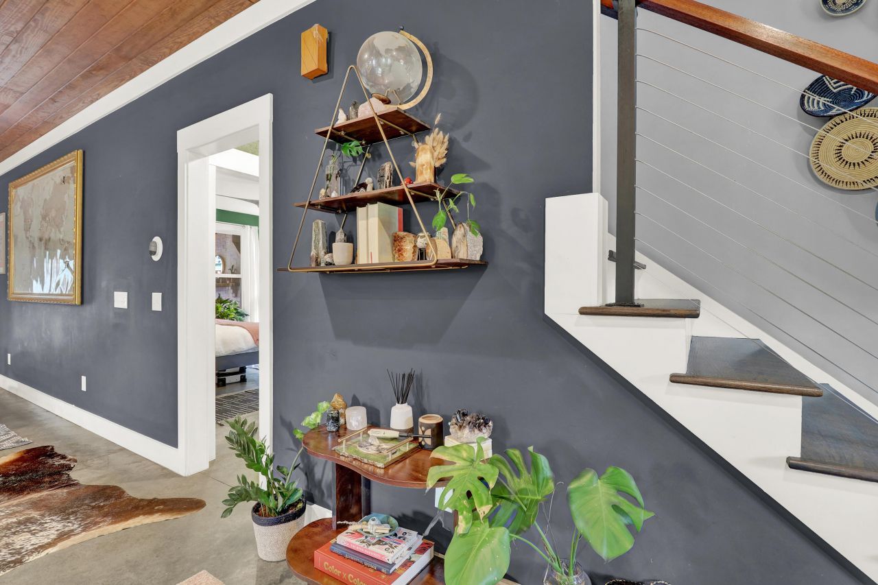 1078 Bexley Street Photo 12