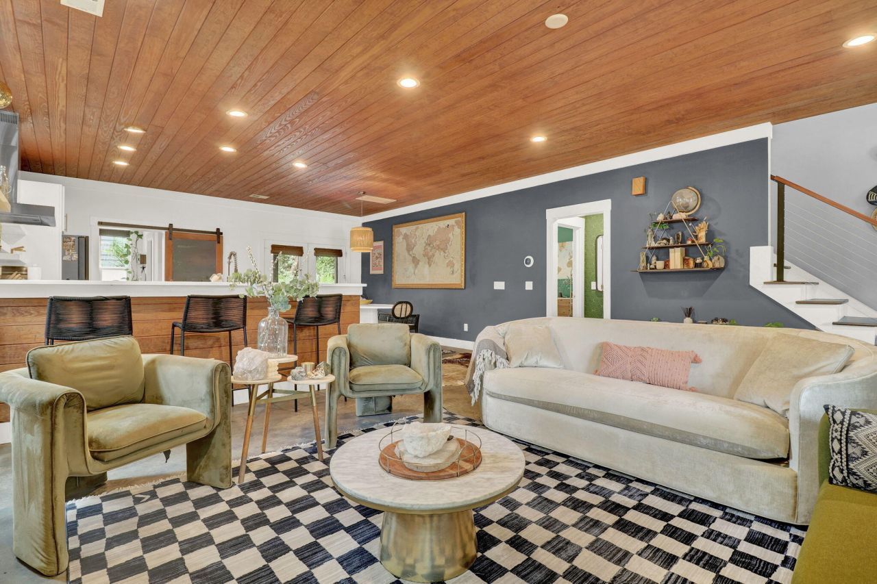 1078 Bexley Street Photo 15