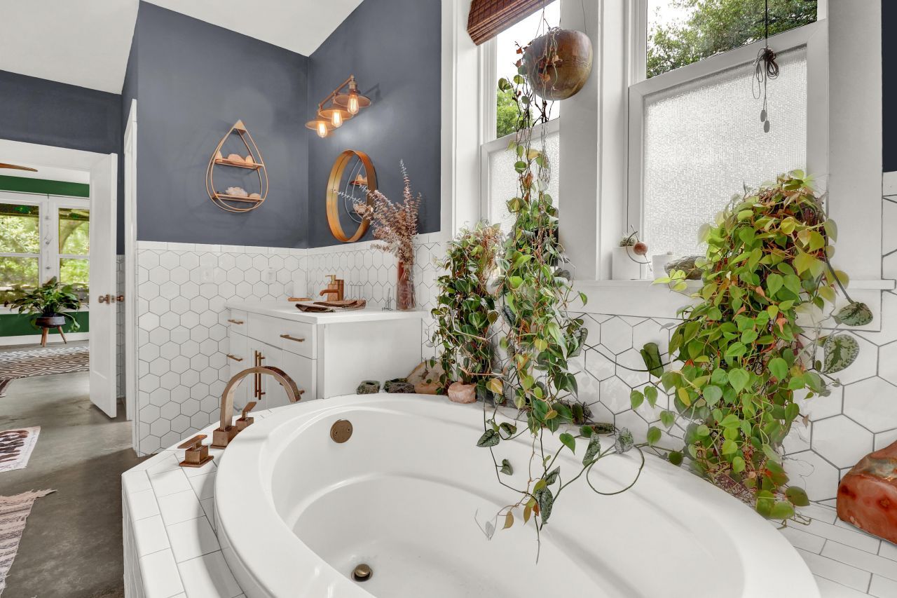 1078 Bexley Street Photo 44