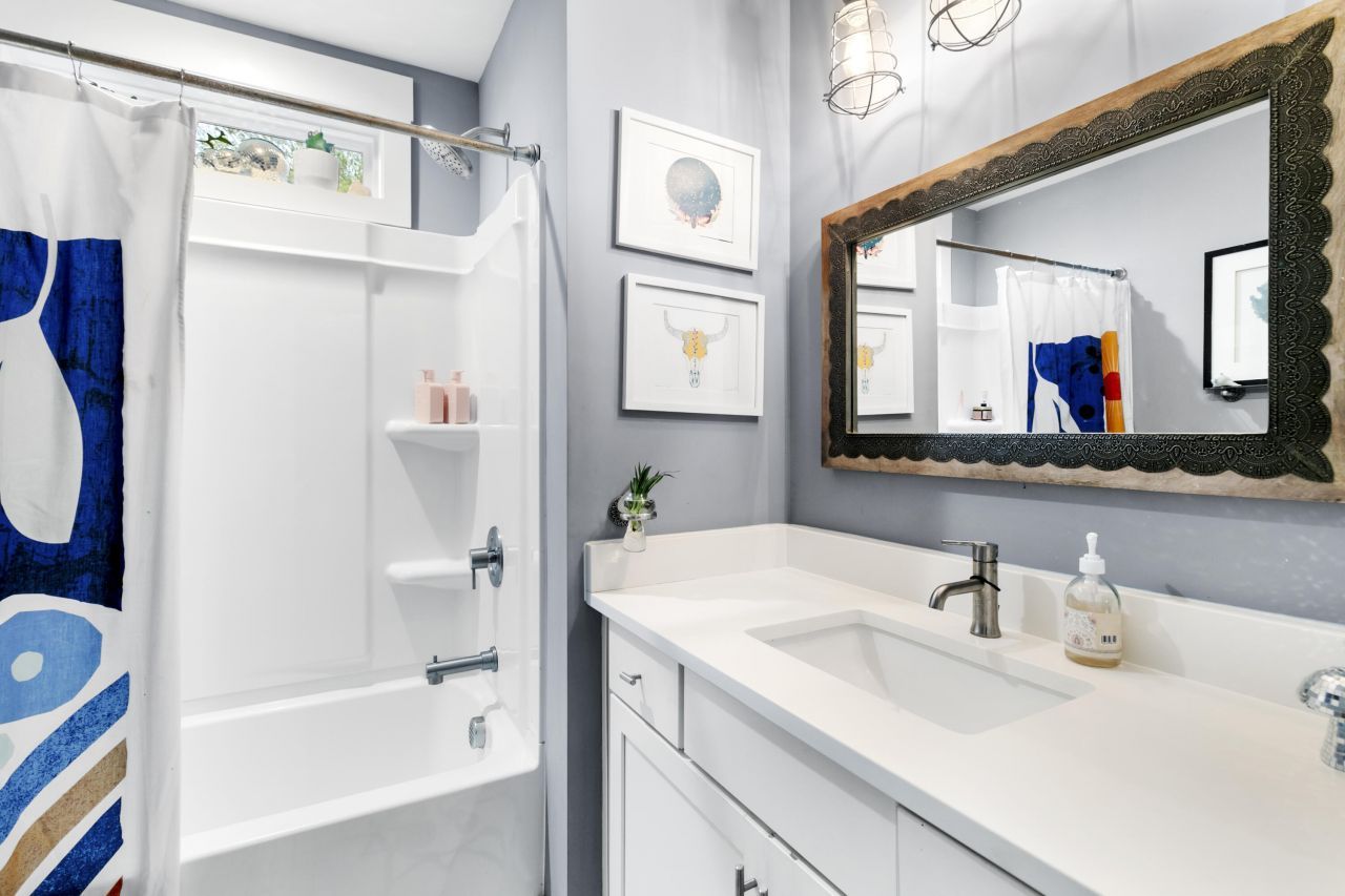 1078 Bexley Street Photo 55