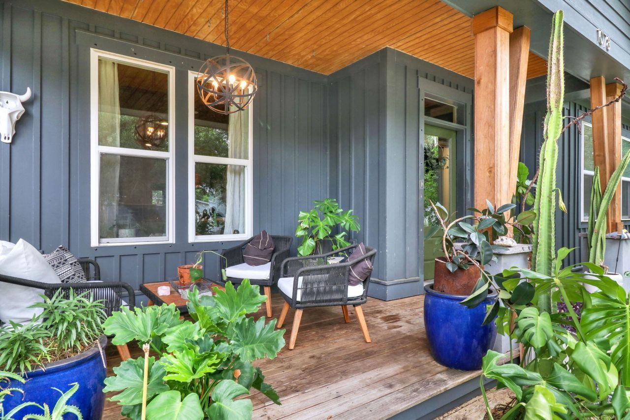 1078 Bexley Street Photo 7