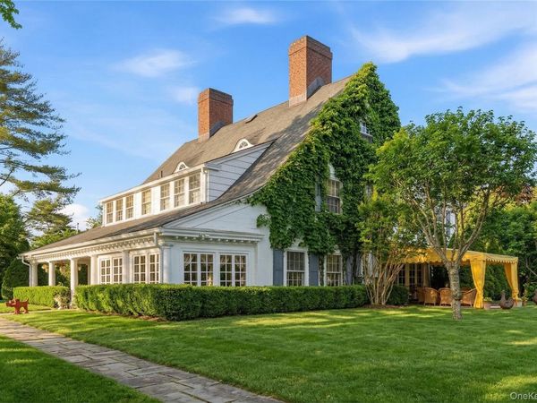 42 Clocktower Lane , Old Westbury, NY 11568