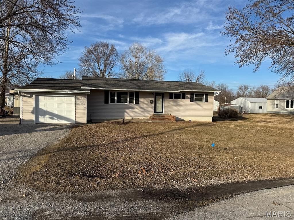 729 W Court Street, Kahoka, MO 63445 Main Photo