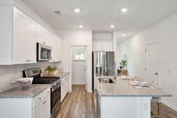 1027 Patagonia Street photo 4