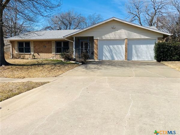 1901 Muir Drive , Killeen, TX 76543