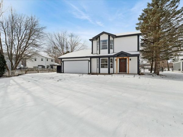 3727 Hale Lane , Island Lake, IL 60042