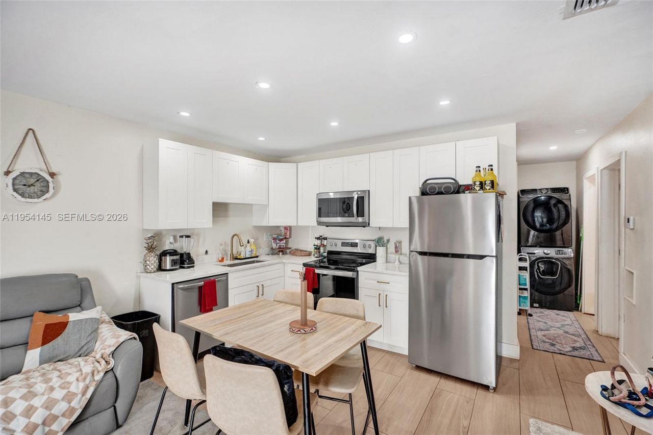 1520 NW 3rd Ave, Fort Lauderdale, FL 33311 Photo