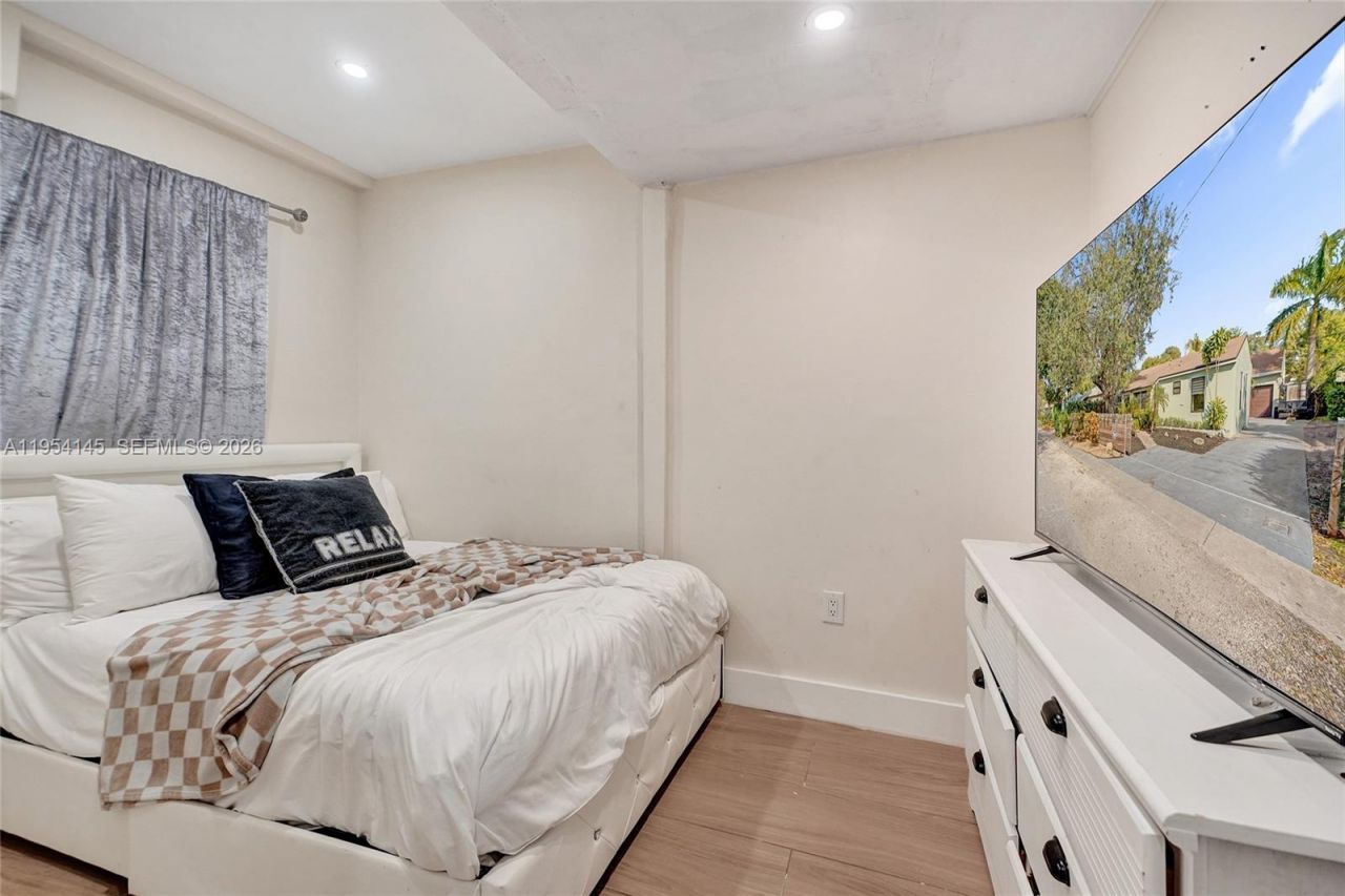 1520 NW 3rd Ave, Fort Lauderdale, FL 33311 Photo