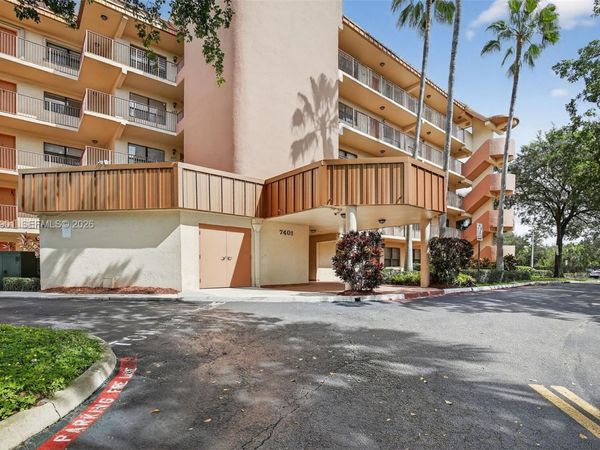 7401 NW 16th St, Unit 307, Plantation, FL 33313