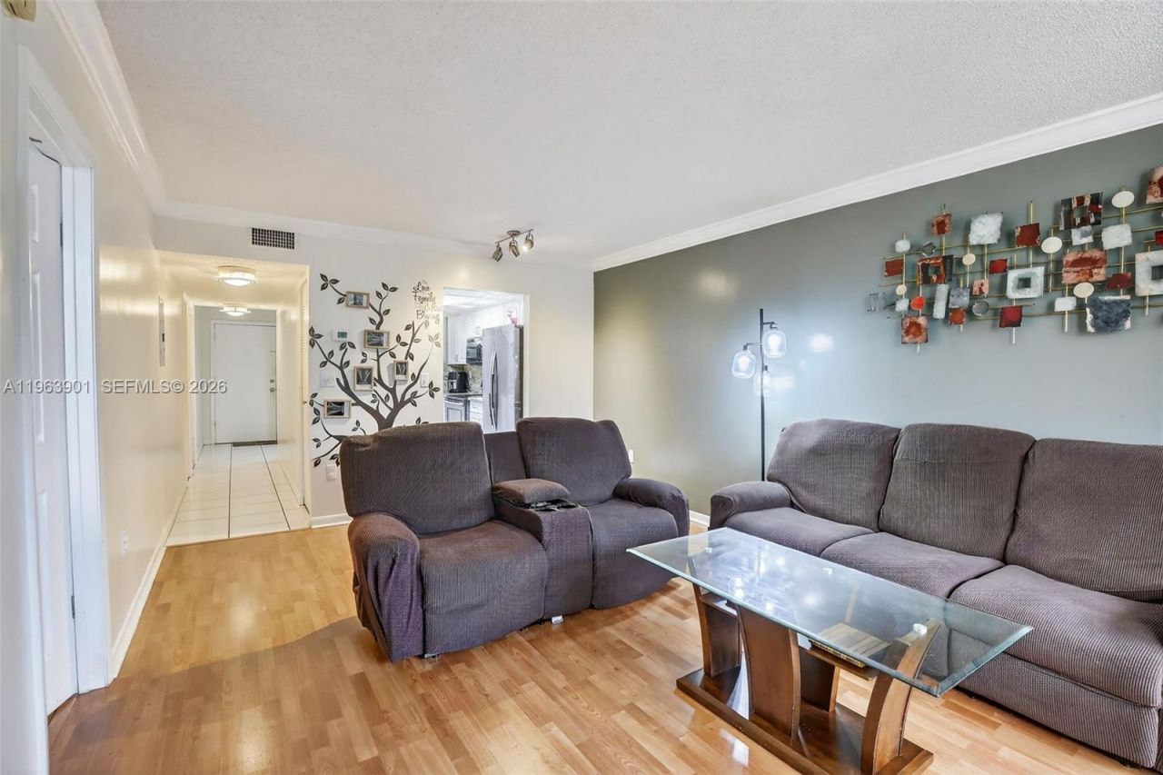 7401 NW 16th St, Unit 307, Plantation, FL 33313 Photo