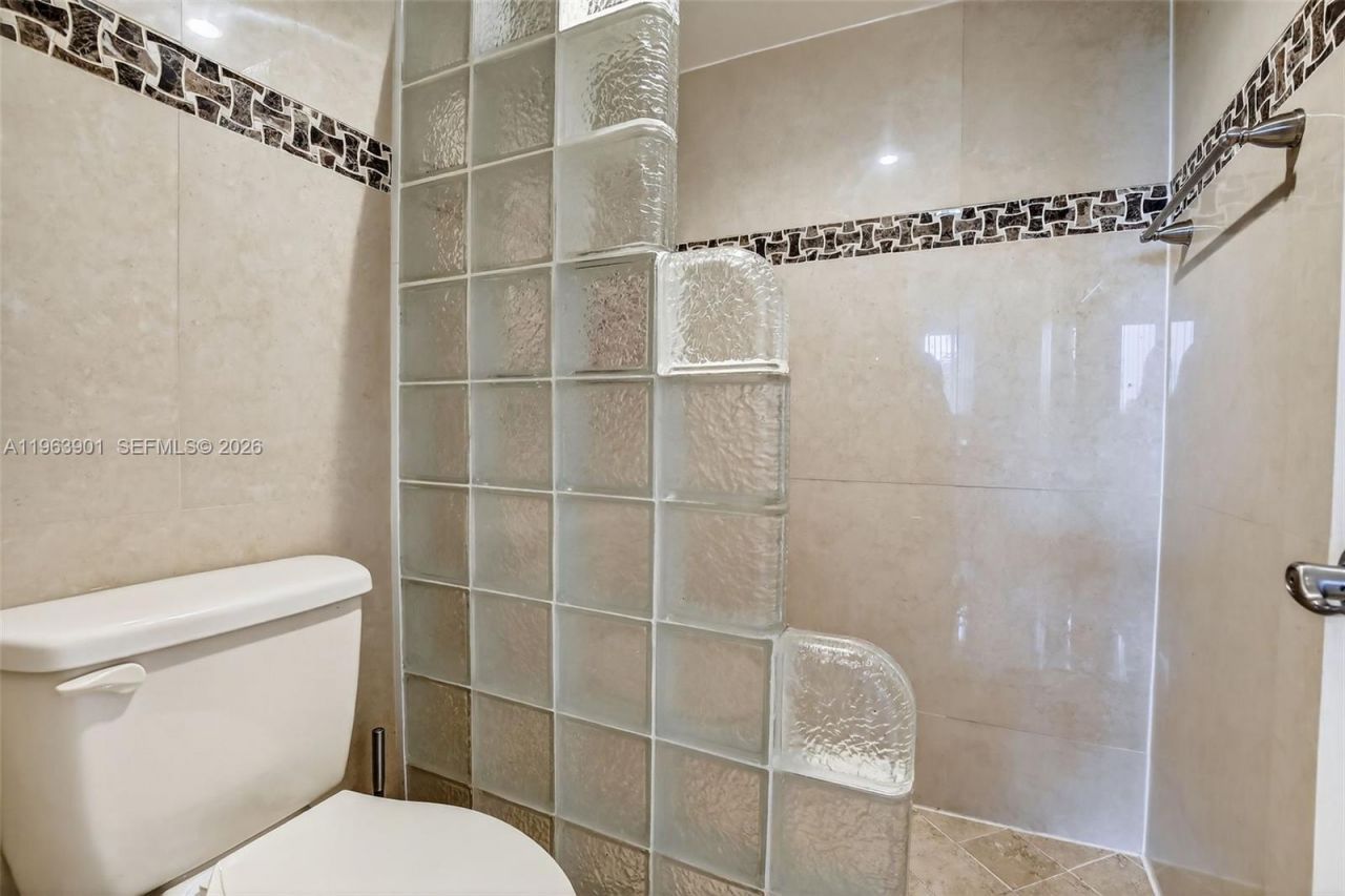 7401 NW 16th St, Unit 307, Plantation, FL 33313 Photo