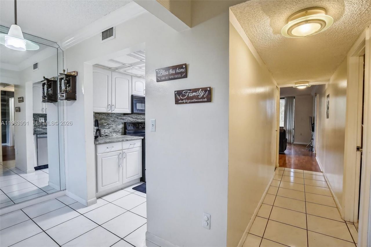 7401 NW 16th St, Unit 307, Plantation, FL 33313 Photo