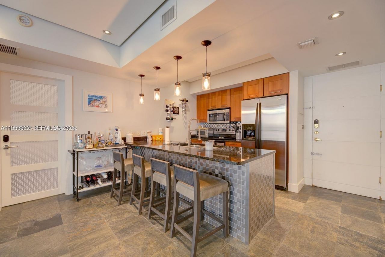 4100 Salzedo St, Unit 509, Coral Gables, FL 33146 Photo