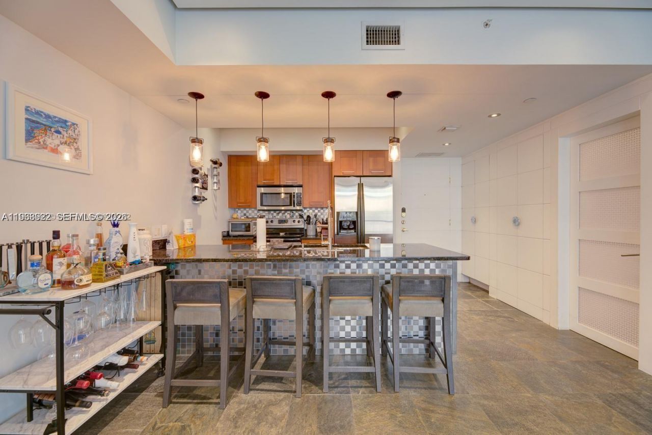 4100 Salzedo St, Unit 509, Coral Gables, FL 33146 Photo