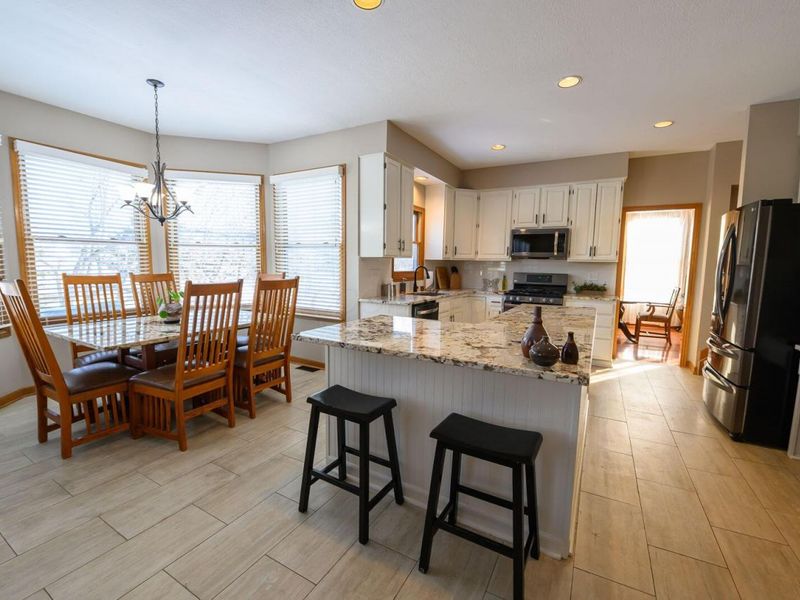 370 Beecher Road, Gahanna, OH 43230 Photo 3