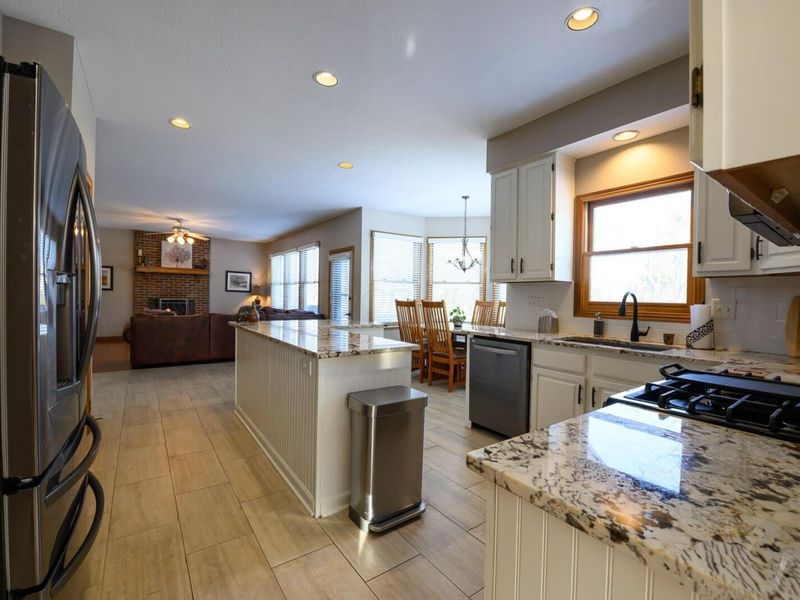 370 Beecher Road, Gahanna, OH 43230 Photo 4