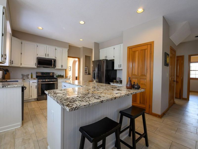 370 Beecher Road, Gahanna, OH 43230 Photo 6