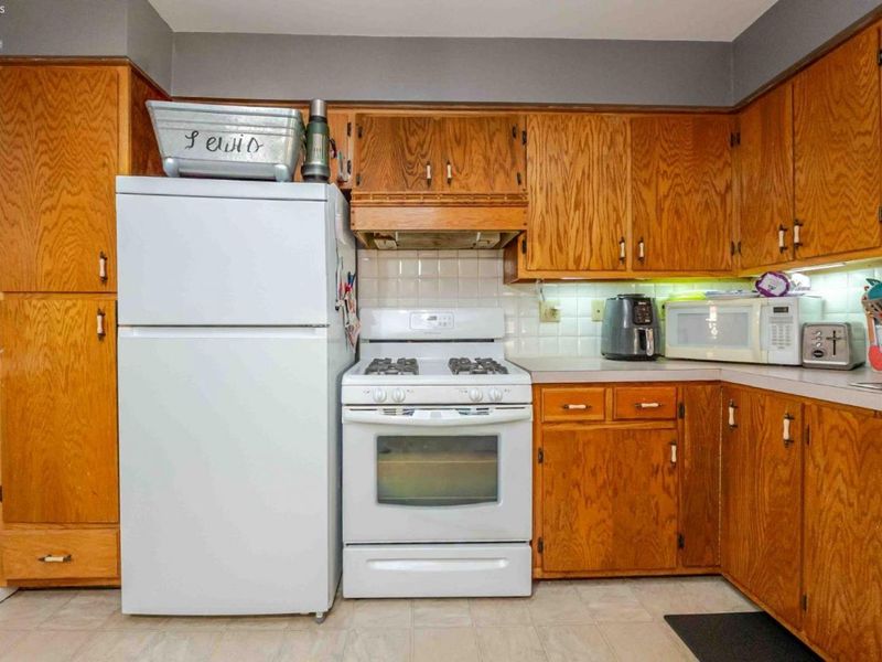 708 Rawson Avenue, Fremont, OH 43420 Photo 13