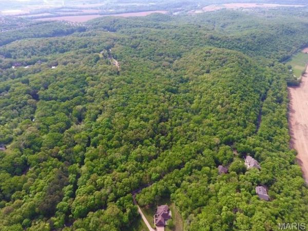 910 Wengler Road , Eureka, MO 63069