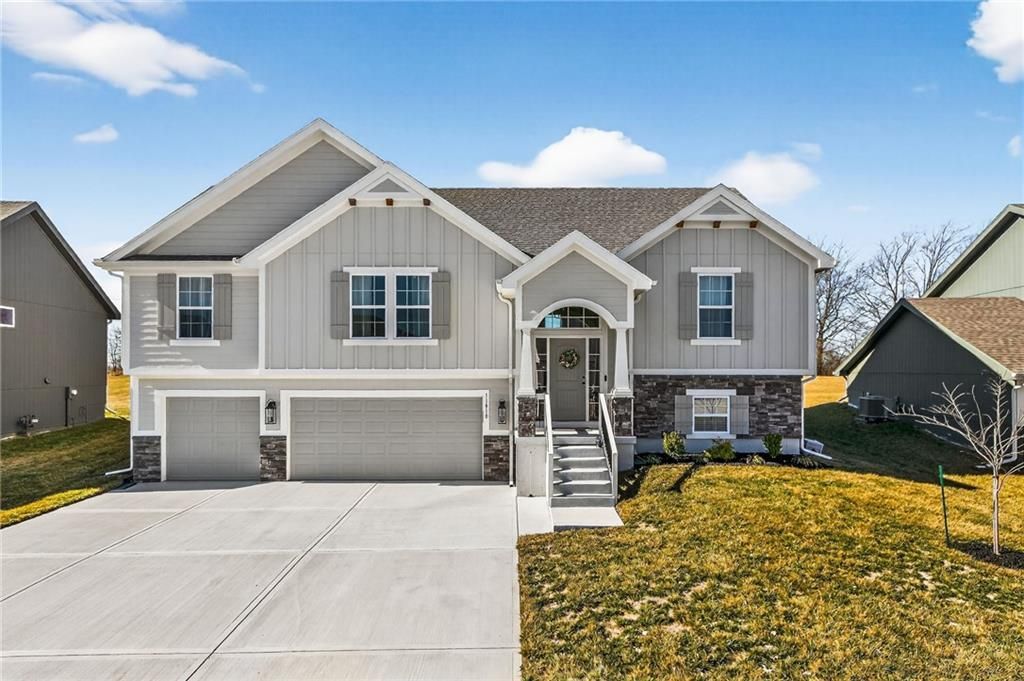 11810 N Bellaire Avenue, Kansas City, MO 64156 Main Photo