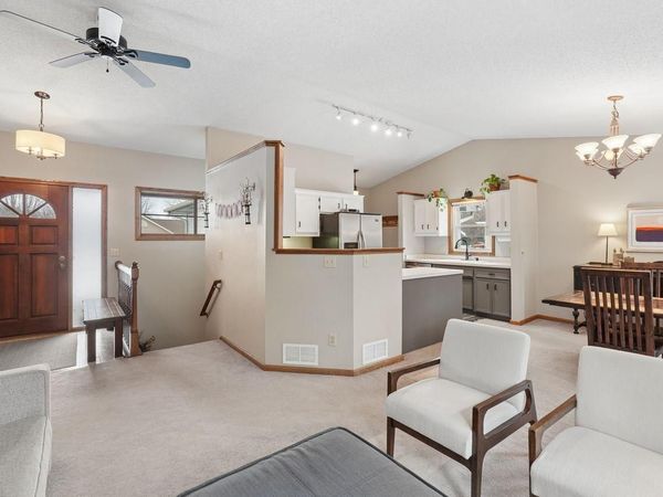 7886 Dempsey Way, Inver Grove Heights, MN 55076