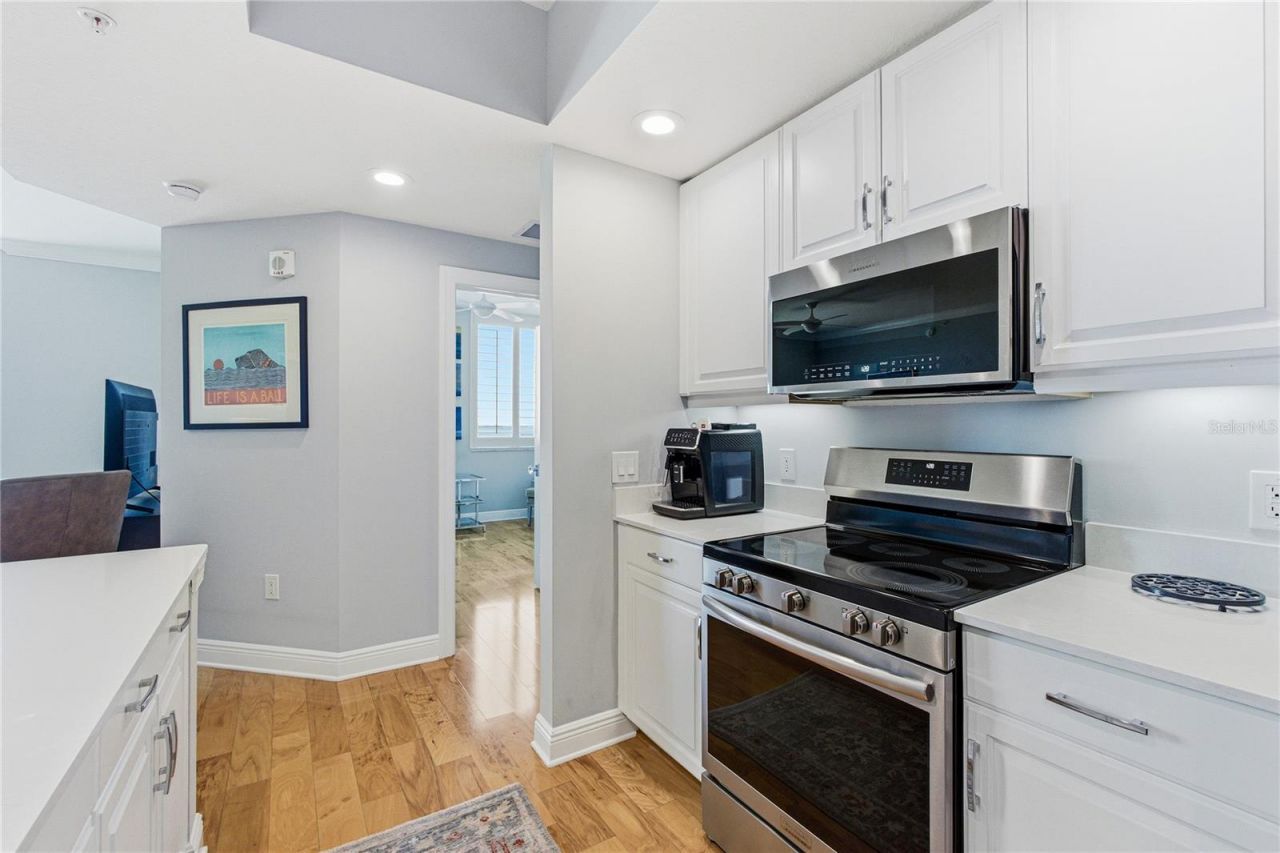 800 N Tamiami Trail, Unit 1203, Sarasota, FL 34236 Photo