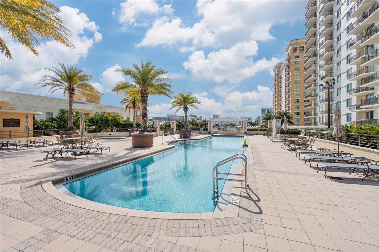 800 N Tamiami Trail, Unit 1203, Sarasota, FL 34236 Photo