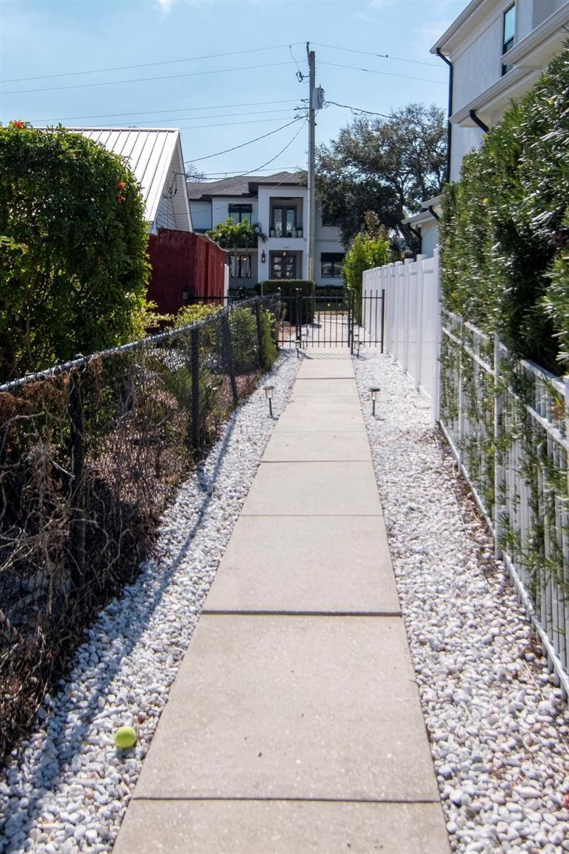 2501 S Dundee Street, Tampa, FL 33629 Photo