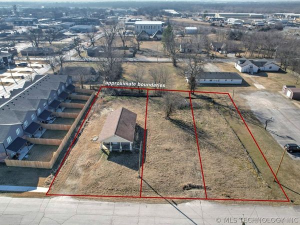 204 W 2nd Street , Owasso, OK 74055
