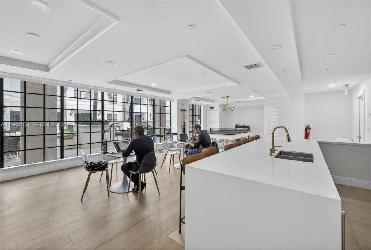 233 S Federal Hwy, Unit 202, Boca Raton, FL 33432 Photo