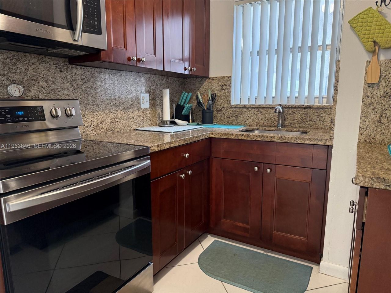 8821 W Flagler St, Unit 411, Miami, FL 33174 Photo