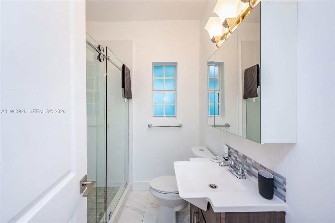 770 NE 77th St, Miami, FL 33138 Photo