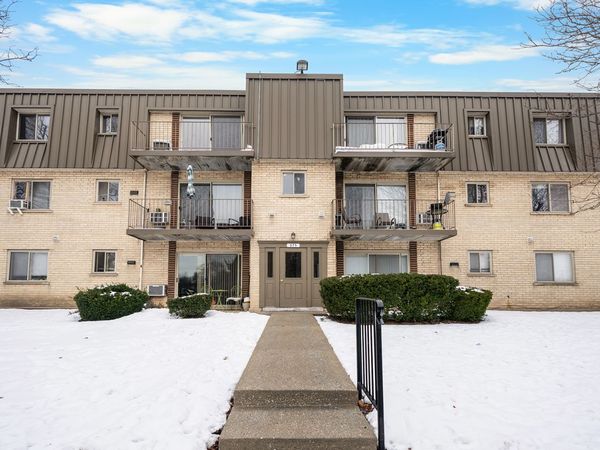575 Fairway View Drive, Unit 3E, Wheeling, IL 60090