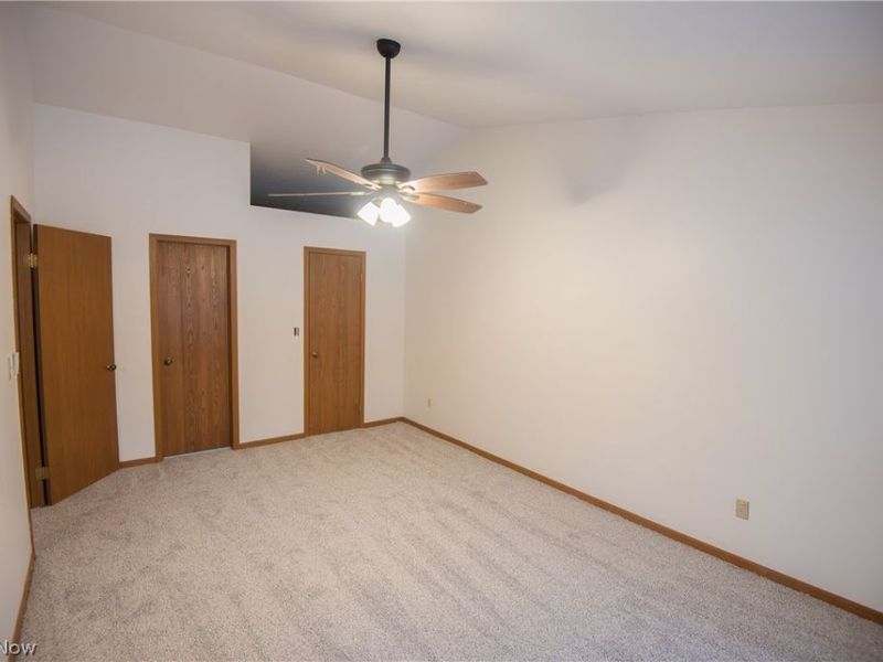 1327 Fox Run Drive, Youngstown, OH 44512 Photo 10