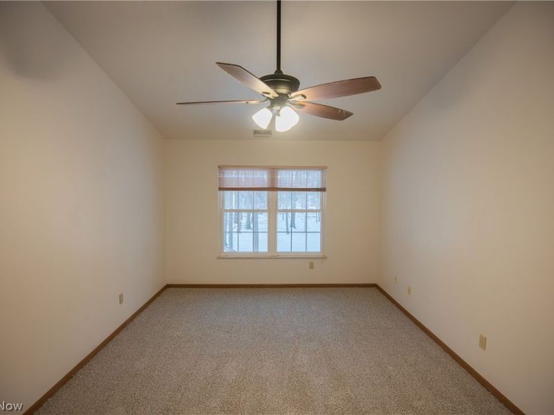 1327 Fox Run Drive, Youngstown, OH 44512 Photo 17