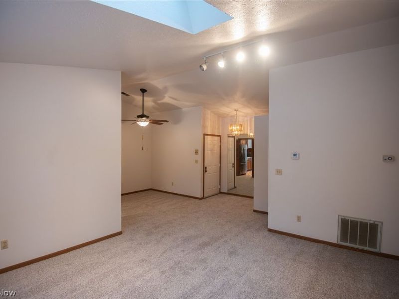 1327 Fox Run Drive, Youngstown, OH 44512 Photo 21