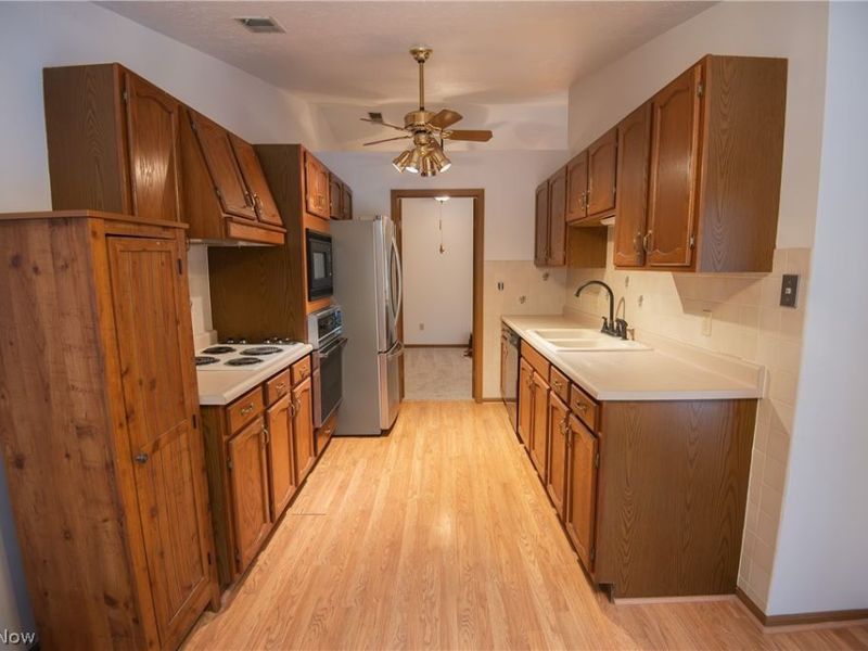 1327 Fox Run Drive, Youngstown, OH 44512 Photo 25