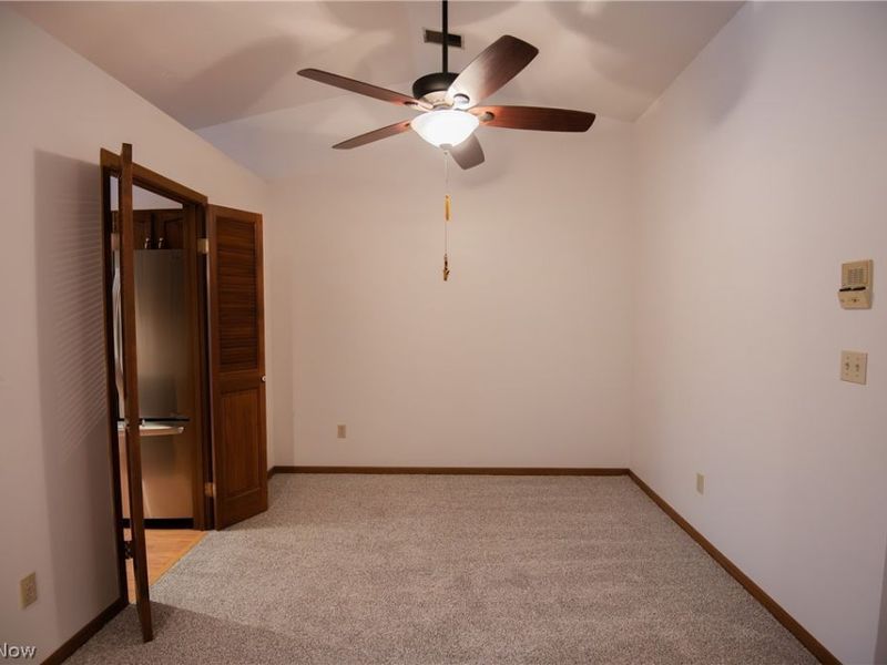 1327 Fox Run Drive, Youngstown, OH 44512 Photo 4